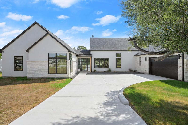 153 Bryce LN, Dripping Springs, TX 78620