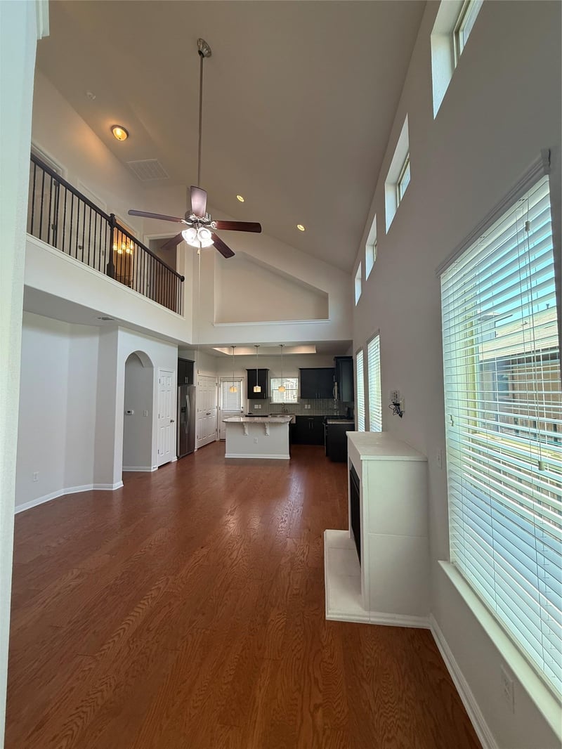 907 Sleepy Dell LN, Austin, TX 78748