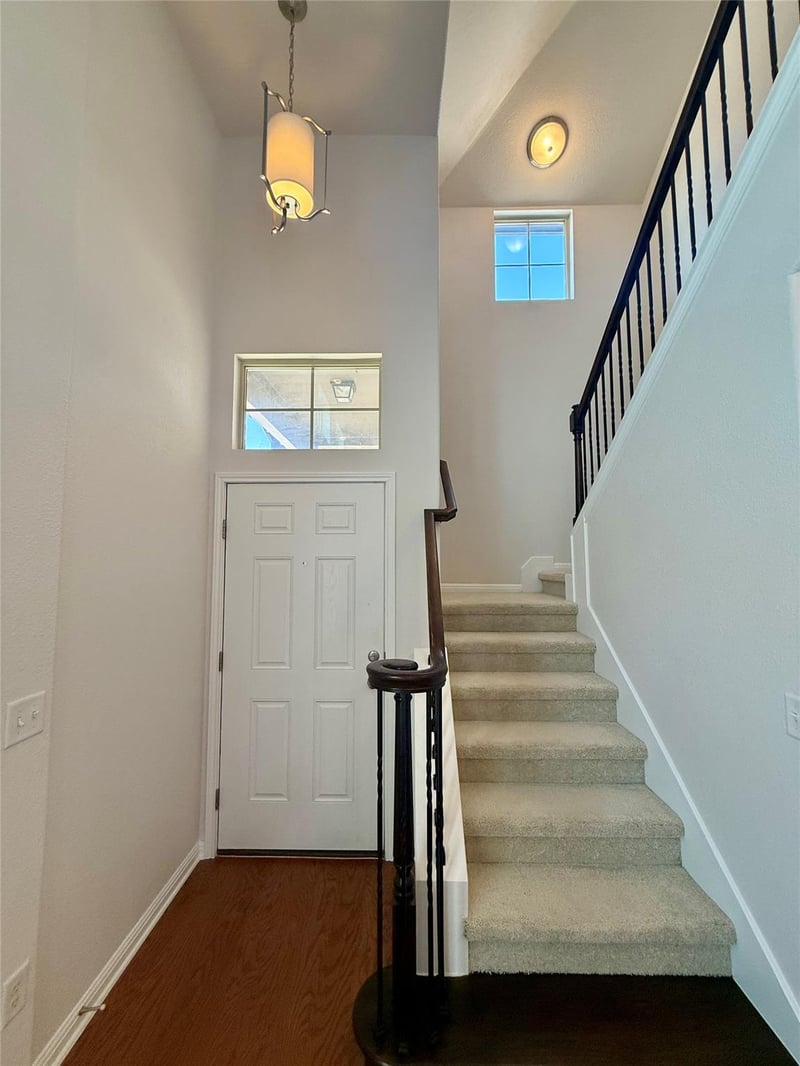 907 Sleepy Dell LN, Austin, TX 78748