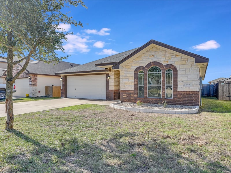 224 Geode LN, Jarrell, TX 76537