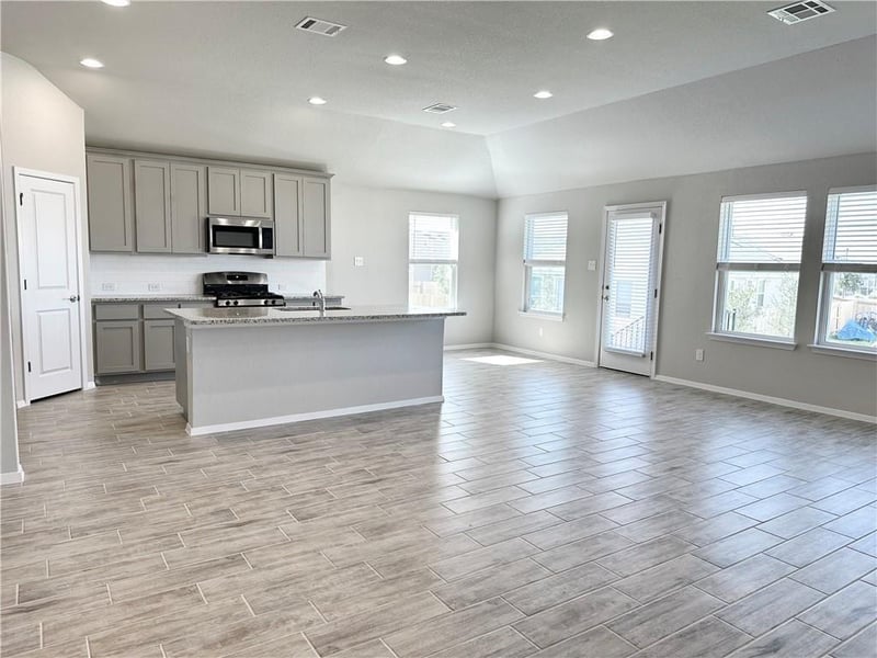 131 Spiny Lizard LN, San Marcos, TX 78666