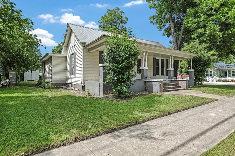 312 W 10th ST, Georgetown, TX 78626