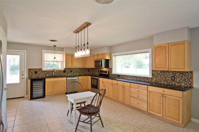 702 E Schubert ST, Fredericksburg, TX 78624