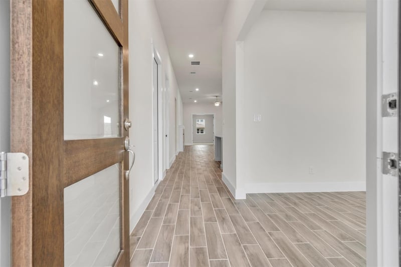 8502 Red Bottle Brush RD, Lago Vista, TX 78645