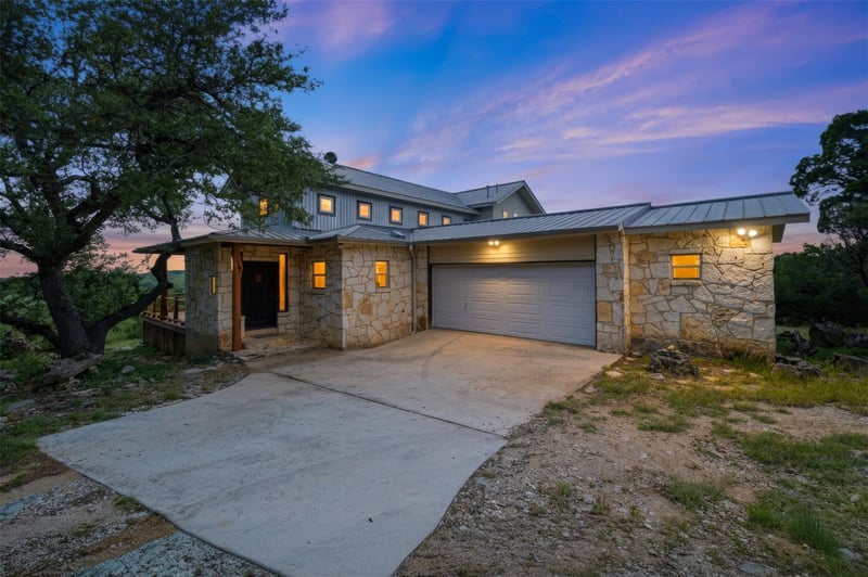 700 Skyline Ridge Lookout DR, Wimberley, TX 78676