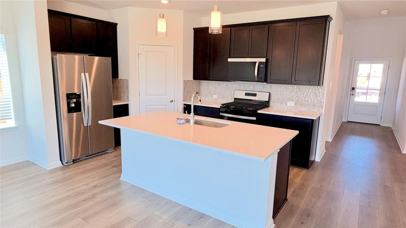 131 Coopers Hawk CRST, Cedar Creek, TX 78612