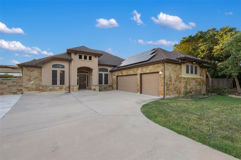 321 Sarahs LN, Liberty Hill, TX 78642