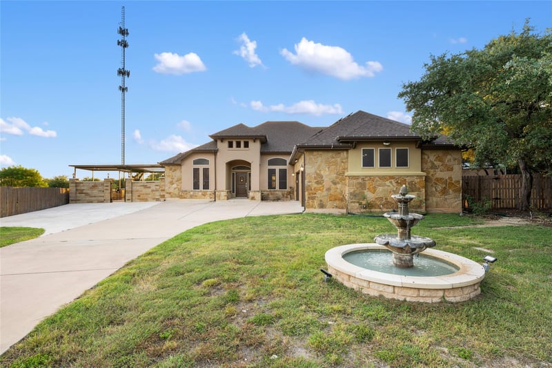 321 Sarahs LN, Liberty Hill, TX 78642