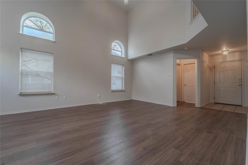 17303 Orwell LN, Round Rock, TX 78664