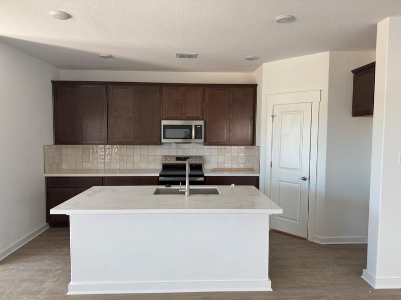 612 Quail Convey DR, Jarrell, TX 76537