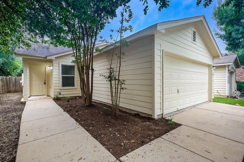 6733 Doyal DR, Austin, TX 78747