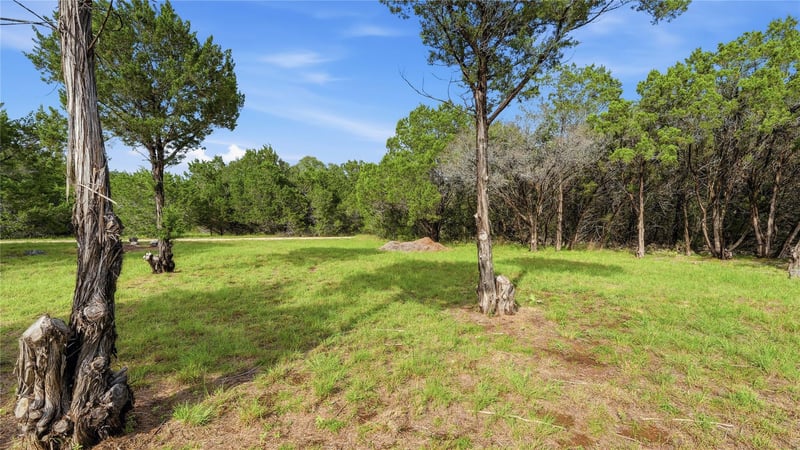 30 Meadow Oak CT, Wimberley, TX 78676