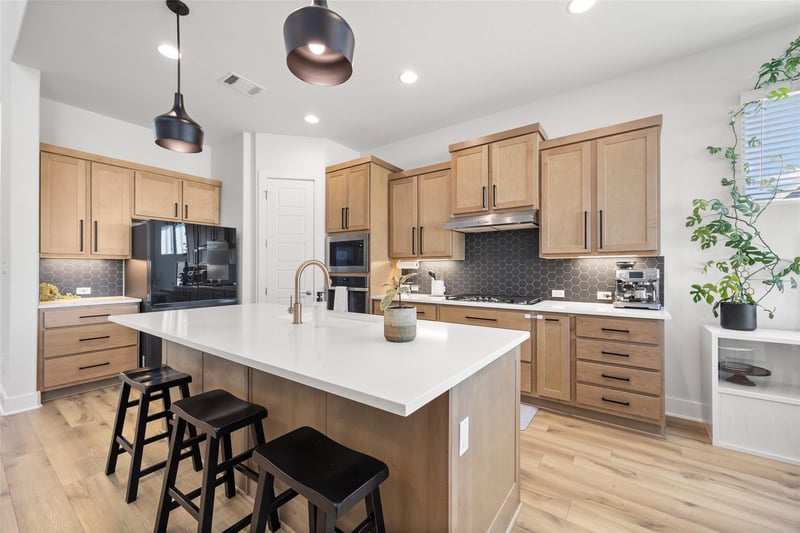 531 Great Lawn BND, Liberty Hill, TX 78642