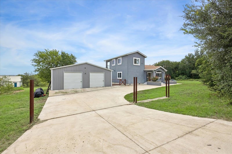 730 Spoke Hollow RD, Lockhart, TX 78644