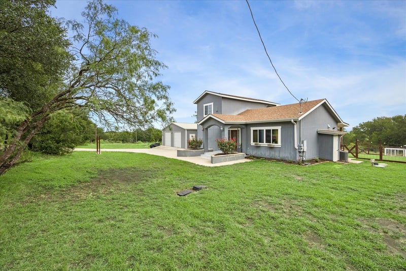 730 Spoke Hollow RD, Lockhart, TX 78644