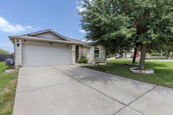 327 Comal Rn, Hutto, TX 78634