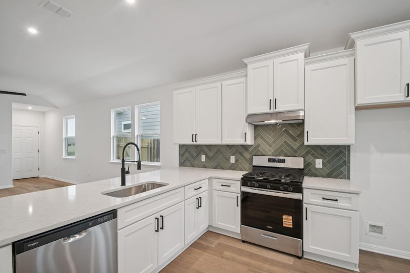 509 Porter Country PKWY, Buda, TX 78610