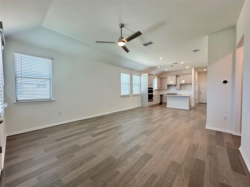 541 Porter Country PKWY, Buda, TX 78610