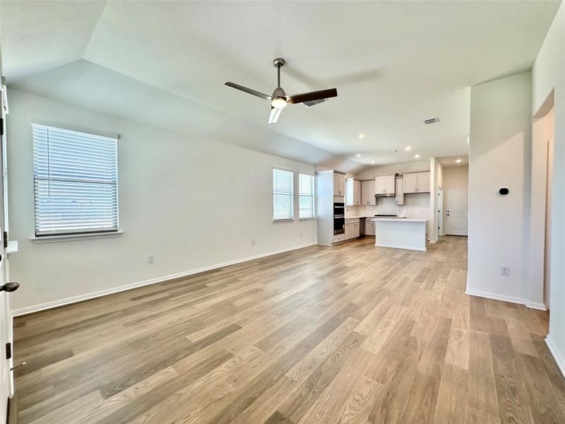 557 Porter Country PKWY, Buda, TX 78610