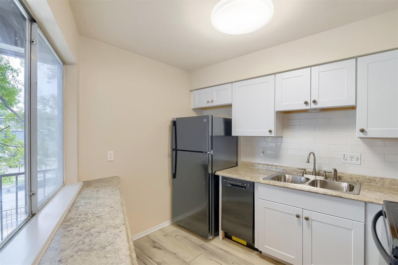 1840 Burton DR #144, Austin, TX 78741