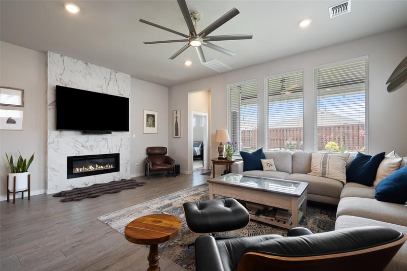 1112 Bluewood BND, Leander, TX 78641