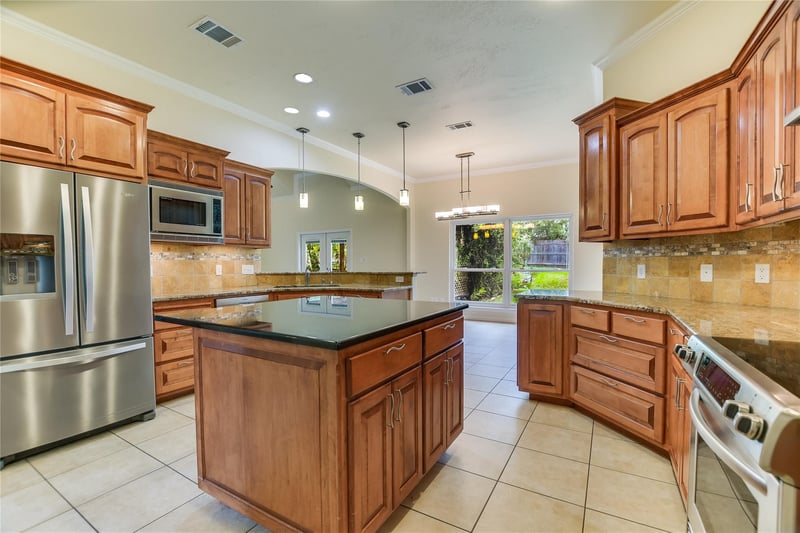 1002 Madison CIR, Marble Falls, TX 78654