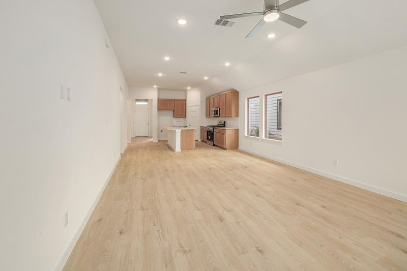 206 Melrose ST, Hutto, TX 78634