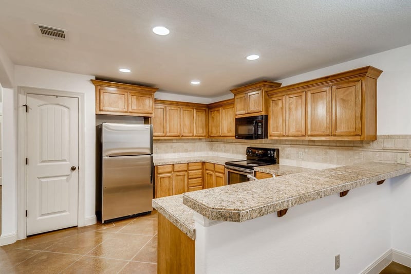 300 S Venture BLVD S, Lago Vista, TX 78645