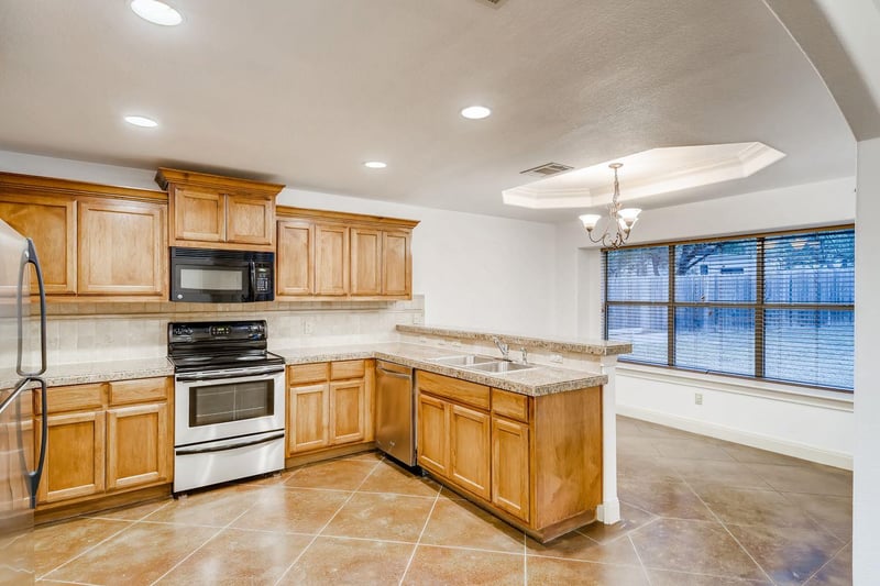 300 S Venture BLVD S, Lago Vista, TX 78645