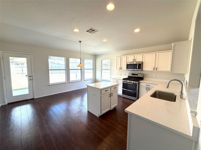 12816 Wooly Bucket CV, Elgin, TX 78621