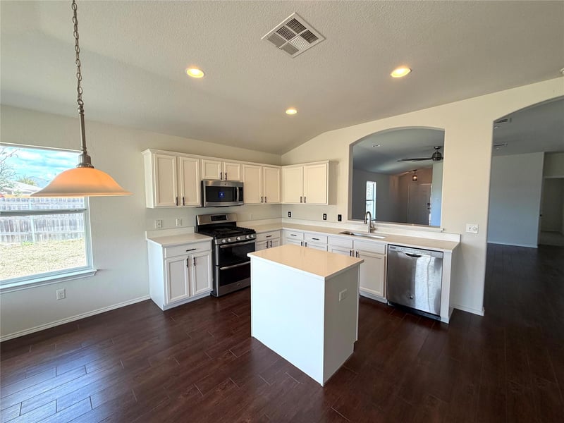 12816 Wooly Bucket CV, Elgin, TX 78621