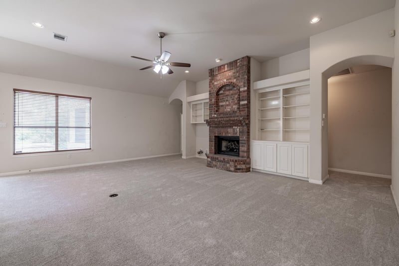 124 Stonehedge BLVD, Georgetown, TX 78626