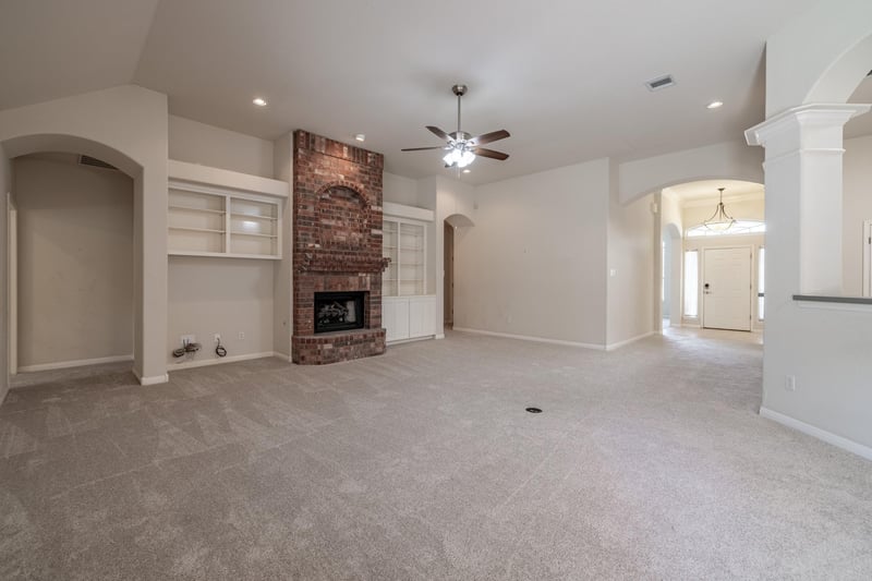 124 Stonehedge BLVD, Georgetown, TX 78626
