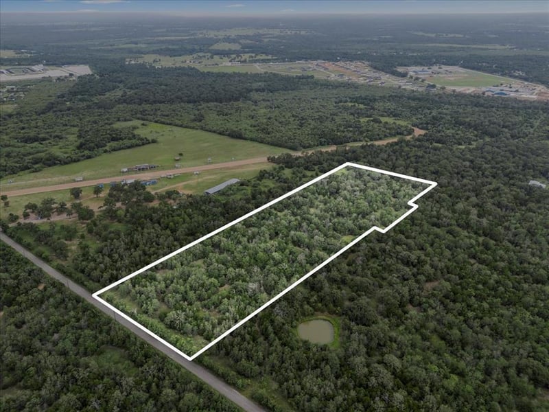 000 Mcdonald LN W, Cedar Creek, TX 78612