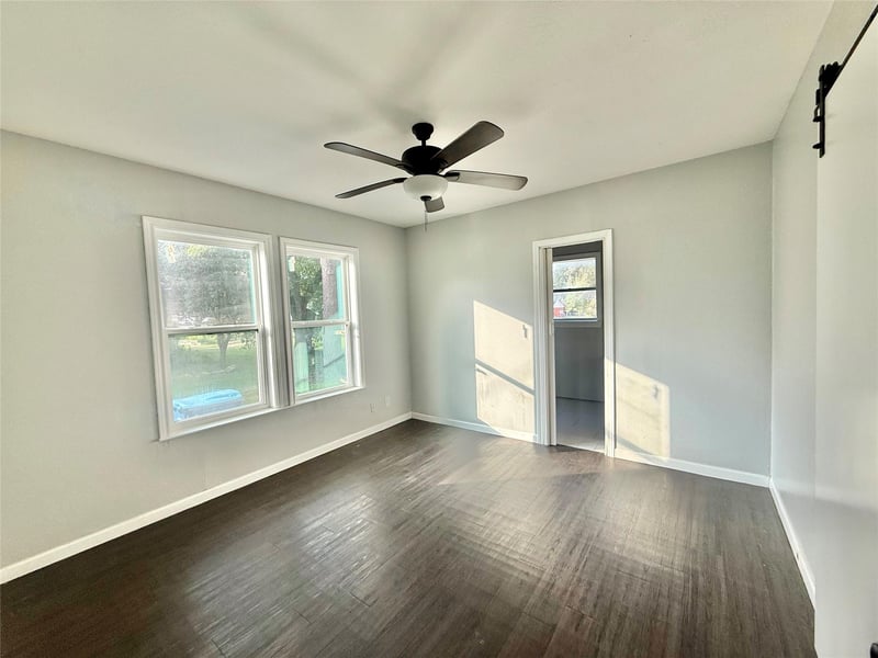 1133 N Avenue C, Elgin, TX 78621