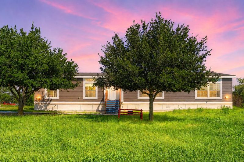 401 Graef RD, Kyle, TX 78640