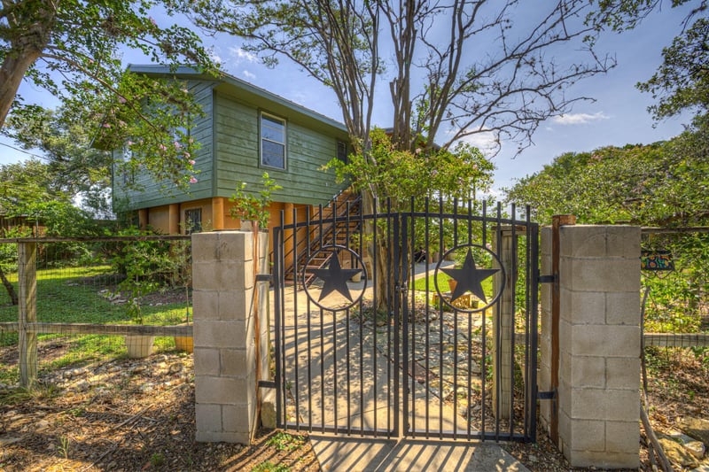 785 Park SHRS, Canyon Lake, TX 78133