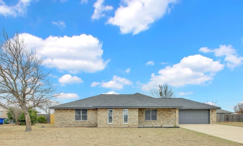 131 Meadow Valley Loop, Jarrell, TX 76537