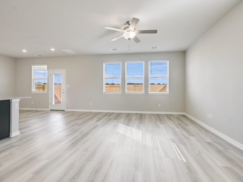 416 Wild Spur LN, Liberty Hill, TX 78642
