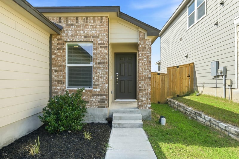 220 Lucky Texan RD, Jarrell, TX 76537
