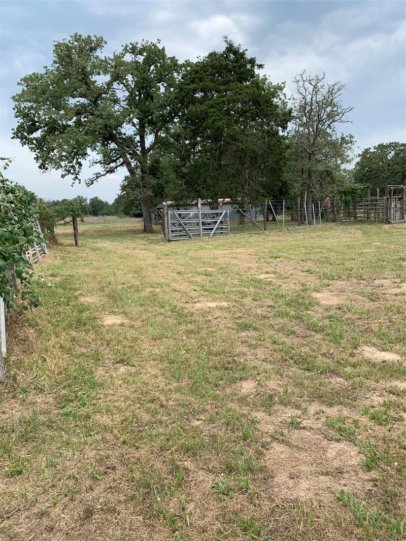 276 Ott RD, Rosanky, TX 78953