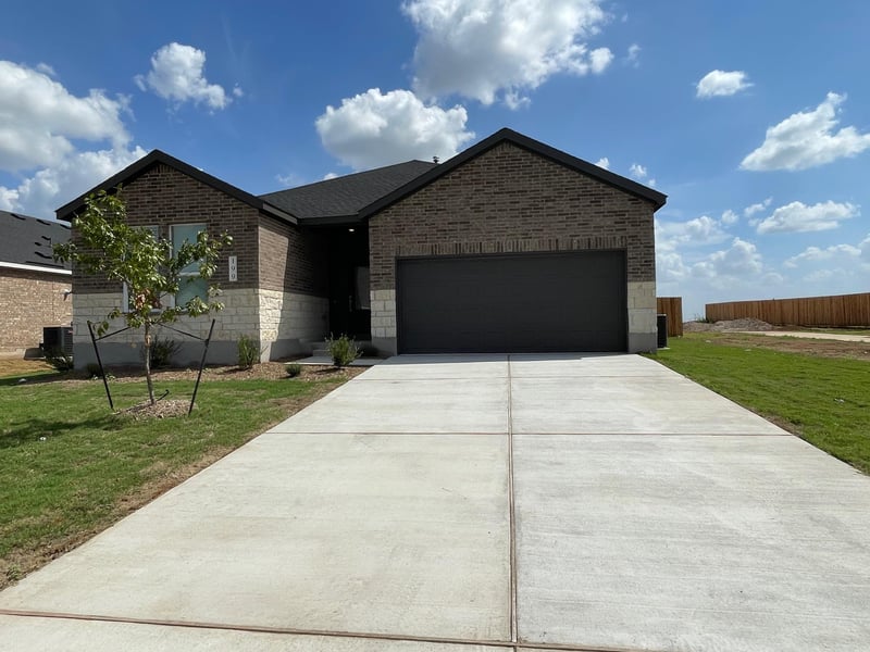 199 Seabreeze ST, Kyle, TX 78640
