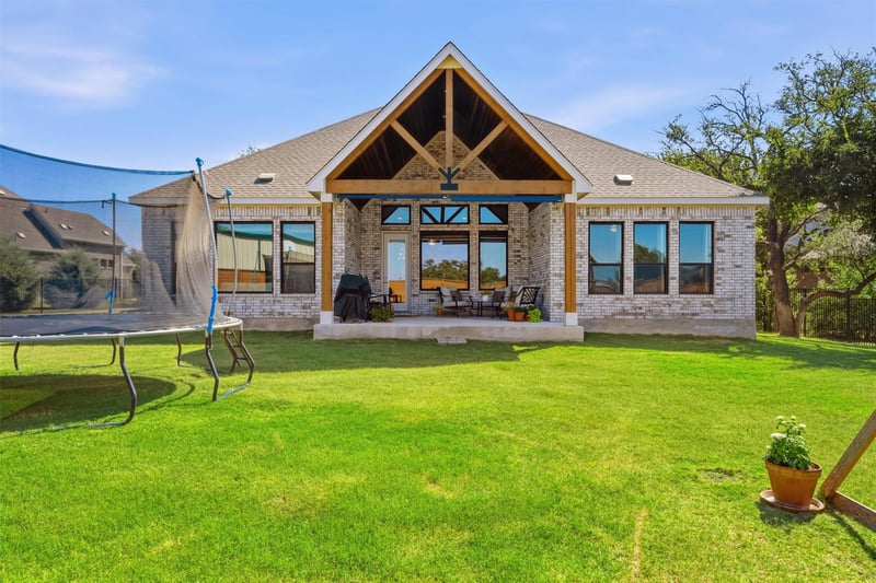 1216 Scenic Oaks DR, Georgetown, TX 78628
