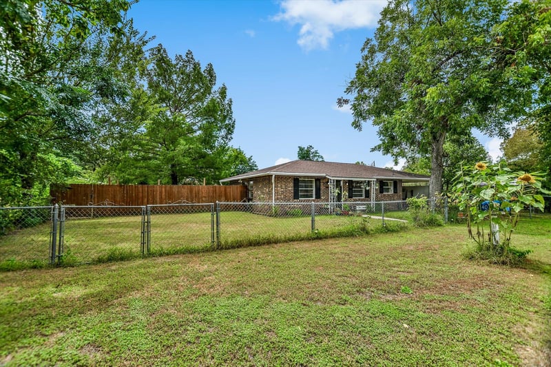 407 Hill ST, Smithville, TX 78957