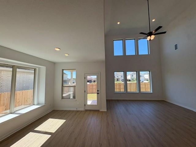 13504 Endless Narrow LN, Elgin, TX 78621