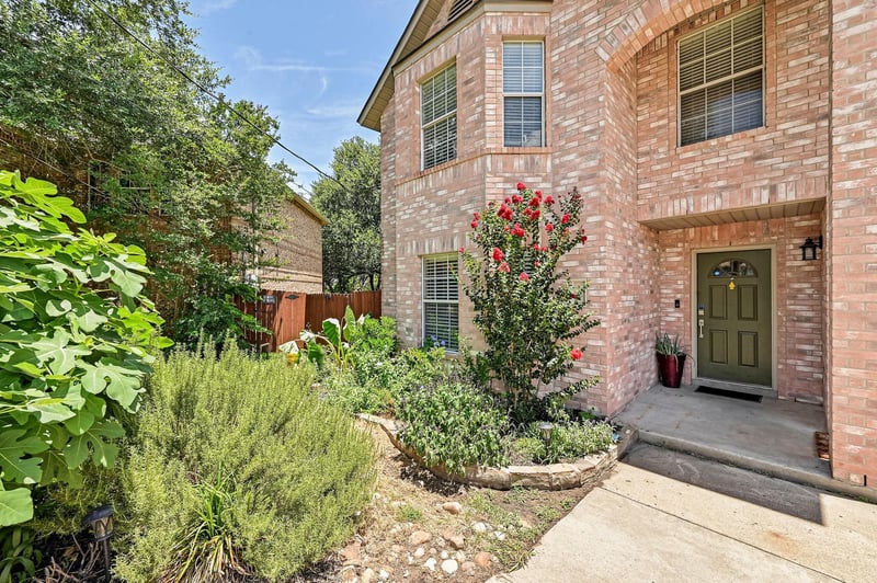 104 N Sumac LN, Georgetown, TX 78633