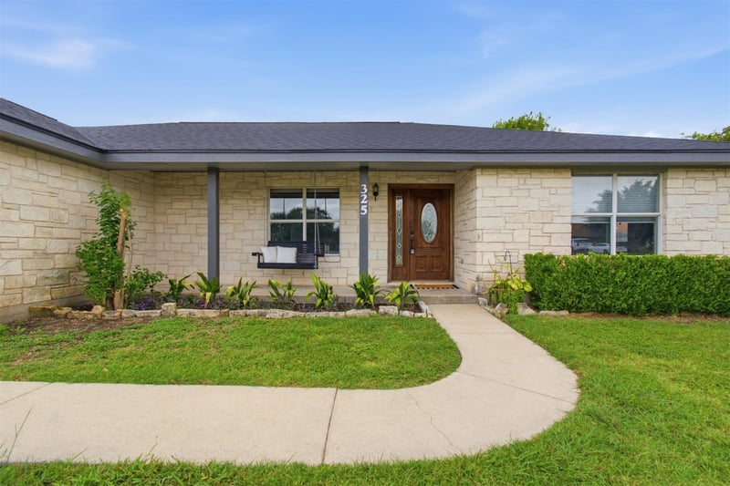325 Meadow Valley Loop, Jarrell, TX 76537