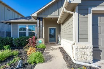 136 Finley ST, Hutto, TX 78634