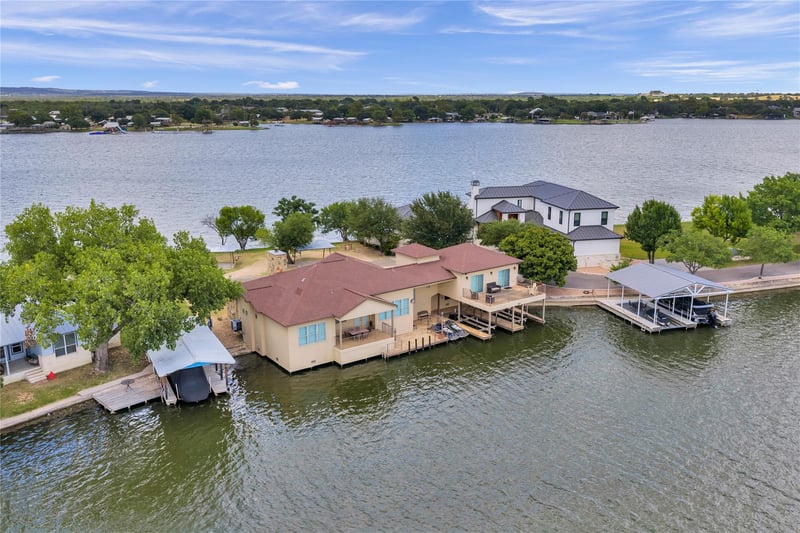 336 Park Lane LN, Sunrise Beach, TX 78643
