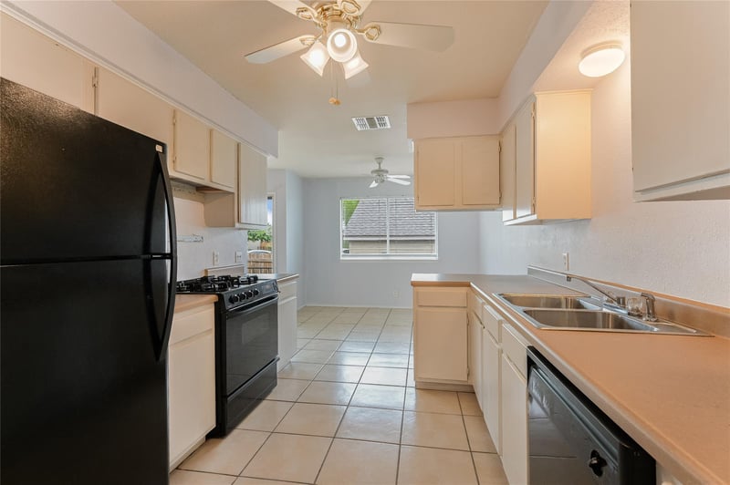 2605 W Stassney LN #B, Austin, TX 78745